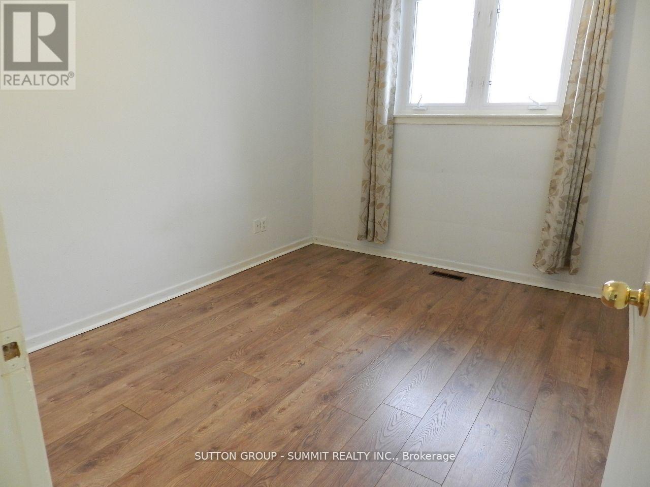 Upper - 3367 Verhoeven Drive, Mississauga, Ontario  L5C 2B3 - Photo 12 - W13513522