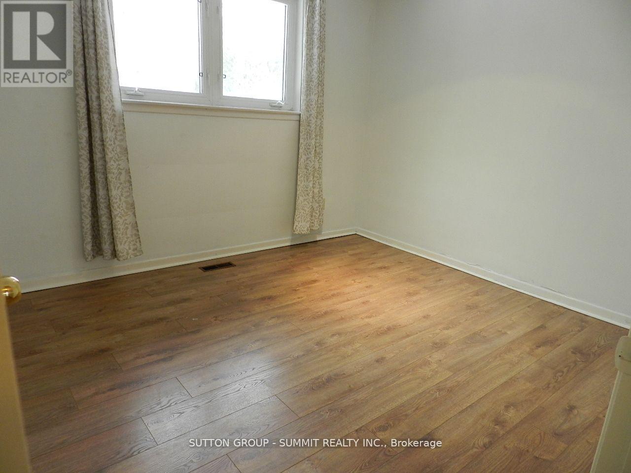 Upper - 3367 Verhoeven Drive, Mississauga, Ontario  L5C 2B3 - Photo 14 - W13513522