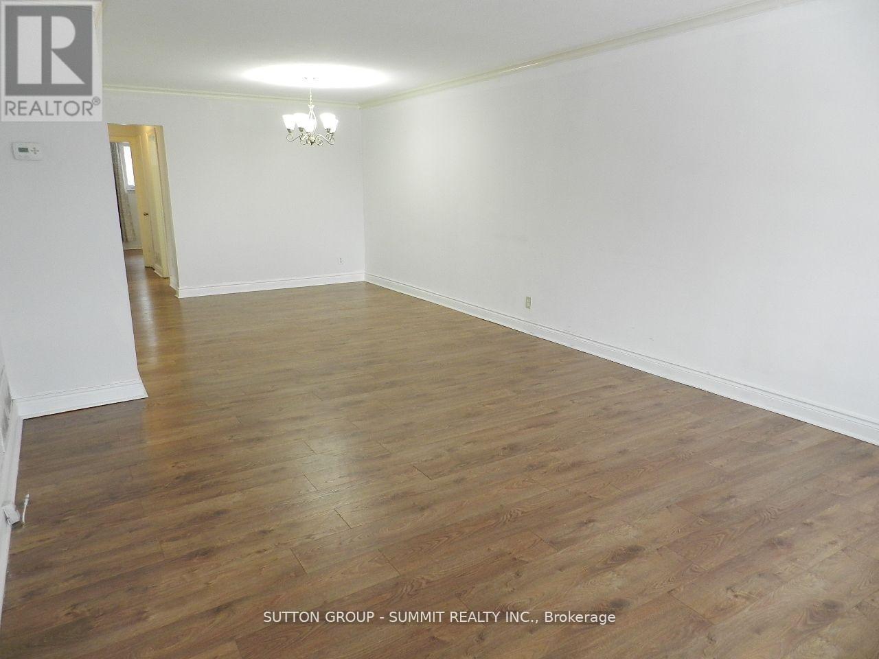 Upper - 3367 Verhoeven Drive, Mississauga, Ontario  L5C 2B3 - Photo 9 - W13513522