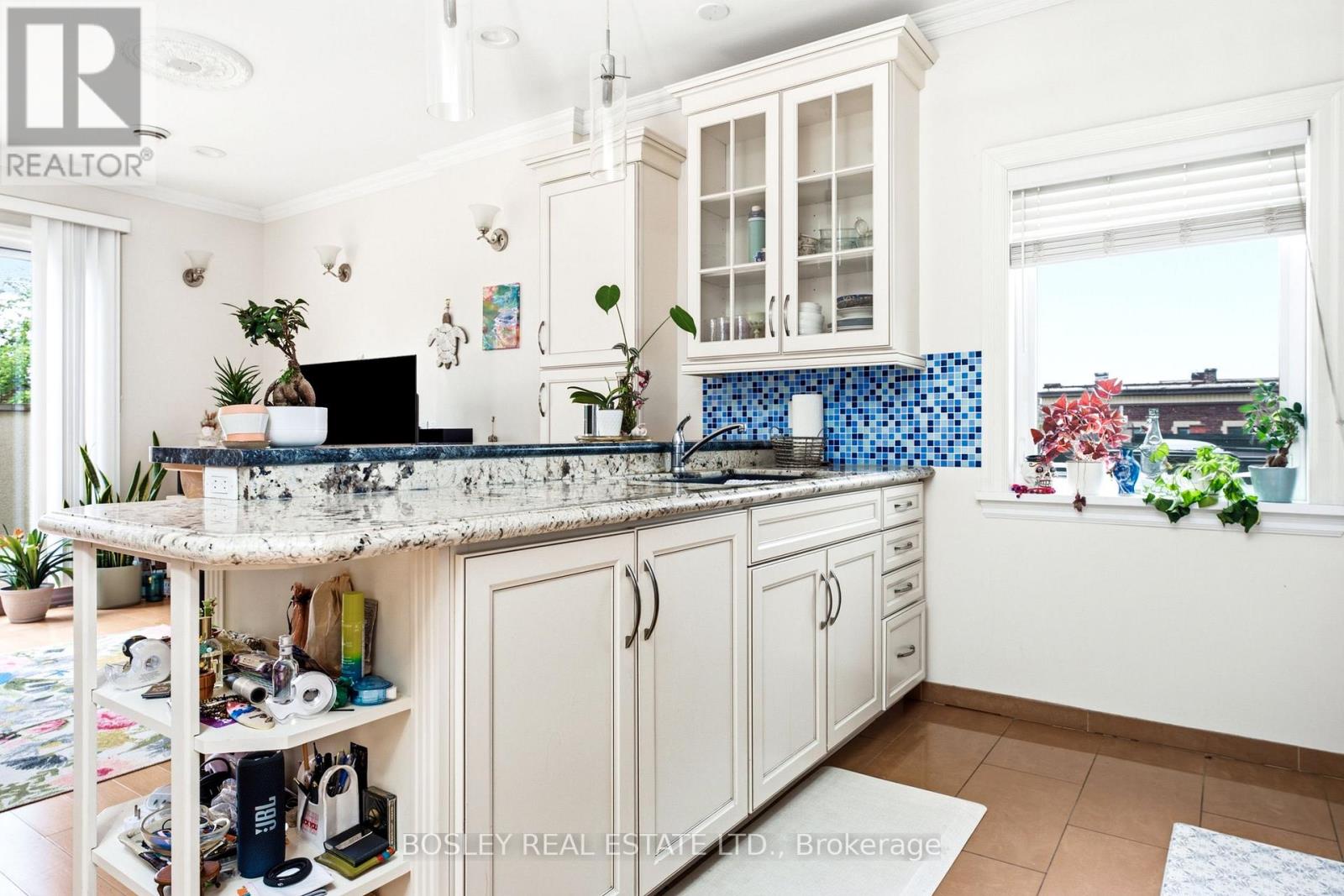 3 - 115 Roncesvalles Avenue, Toronto, Ontario  M6R 2K9 - Photo 10 - W13513560