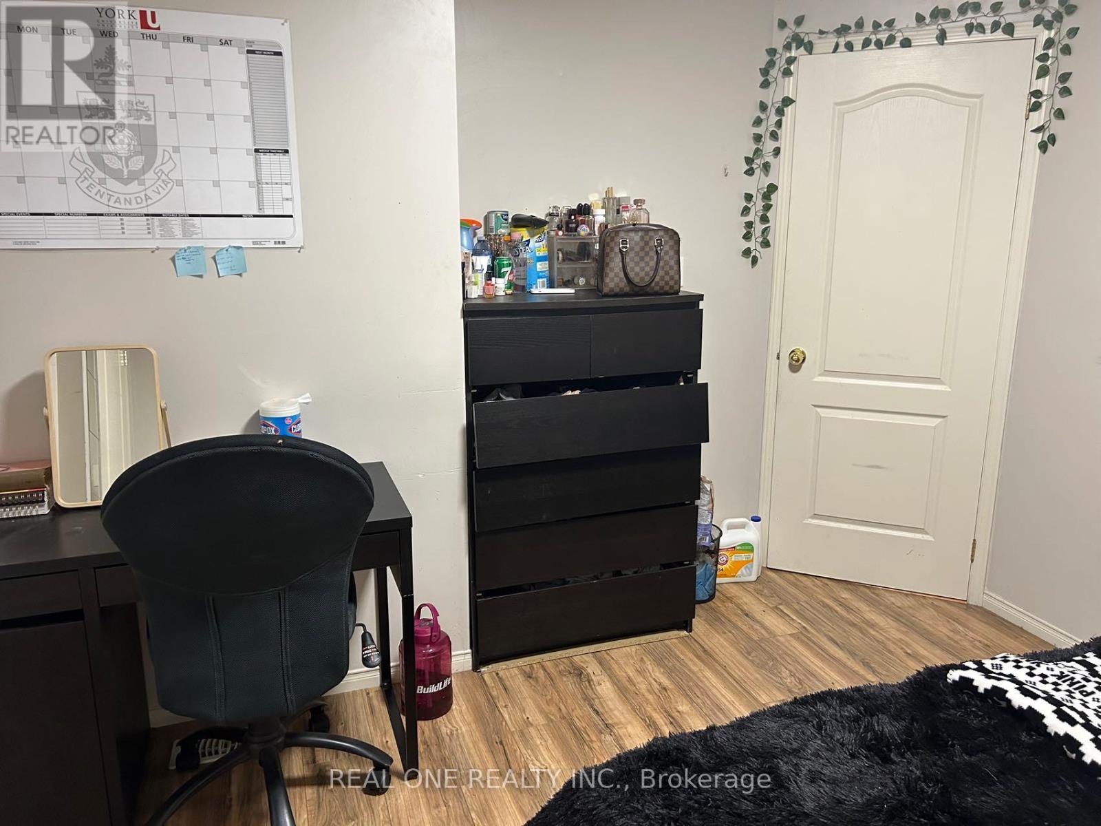 Second Floor Rooms - 18 Troyer Avenue, Toronto, Ontario  M3J 3S6 - Photo 8 - W13513564