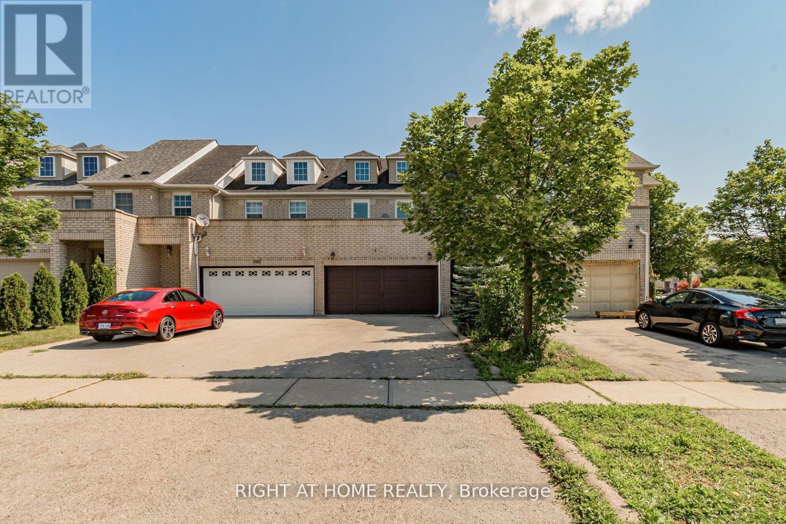2084 WHITE DOVE CIRCLE