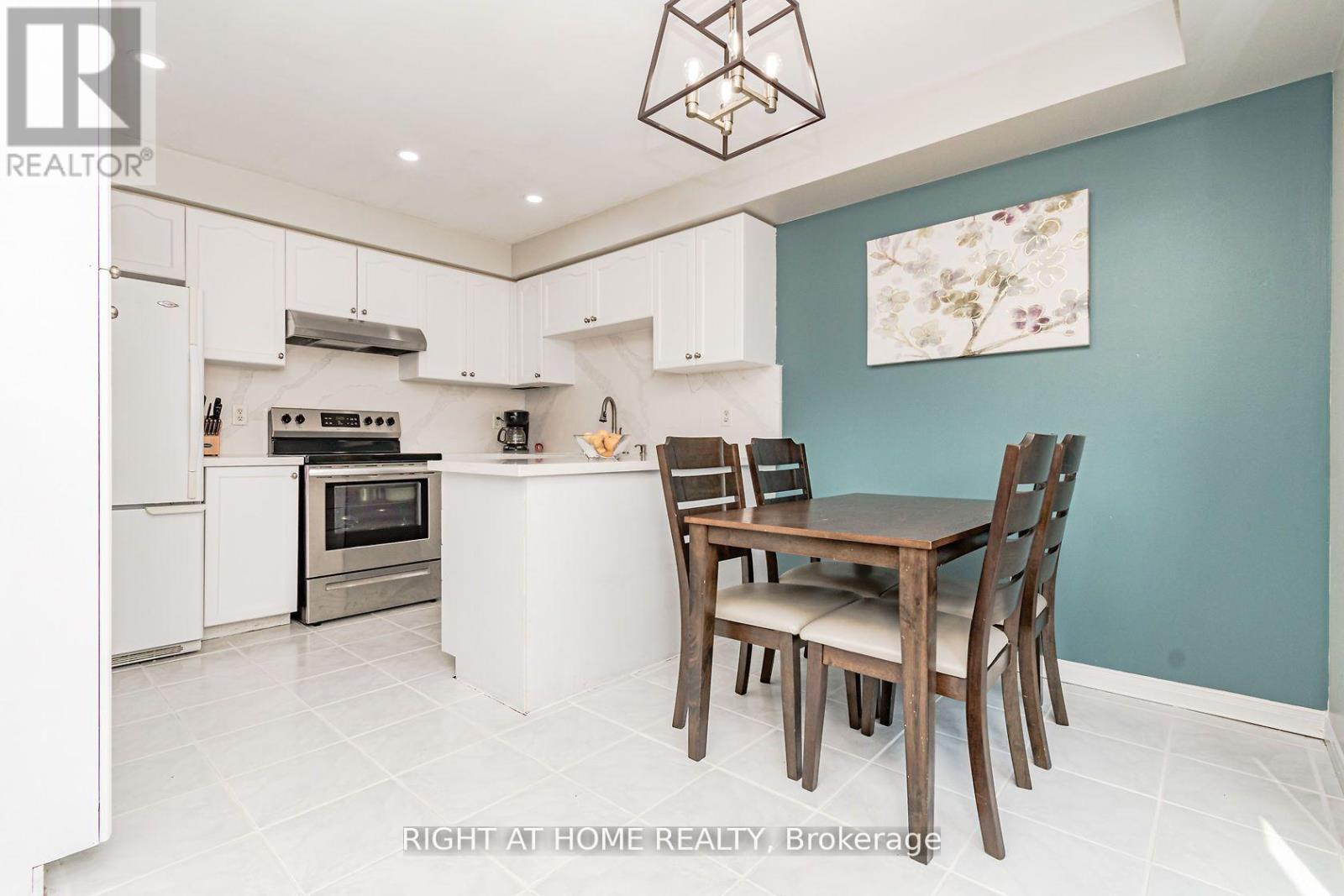 2084 White Dove Circle, Oakville, Ontario  L6M 3R6 - Photo 7 - W13513592