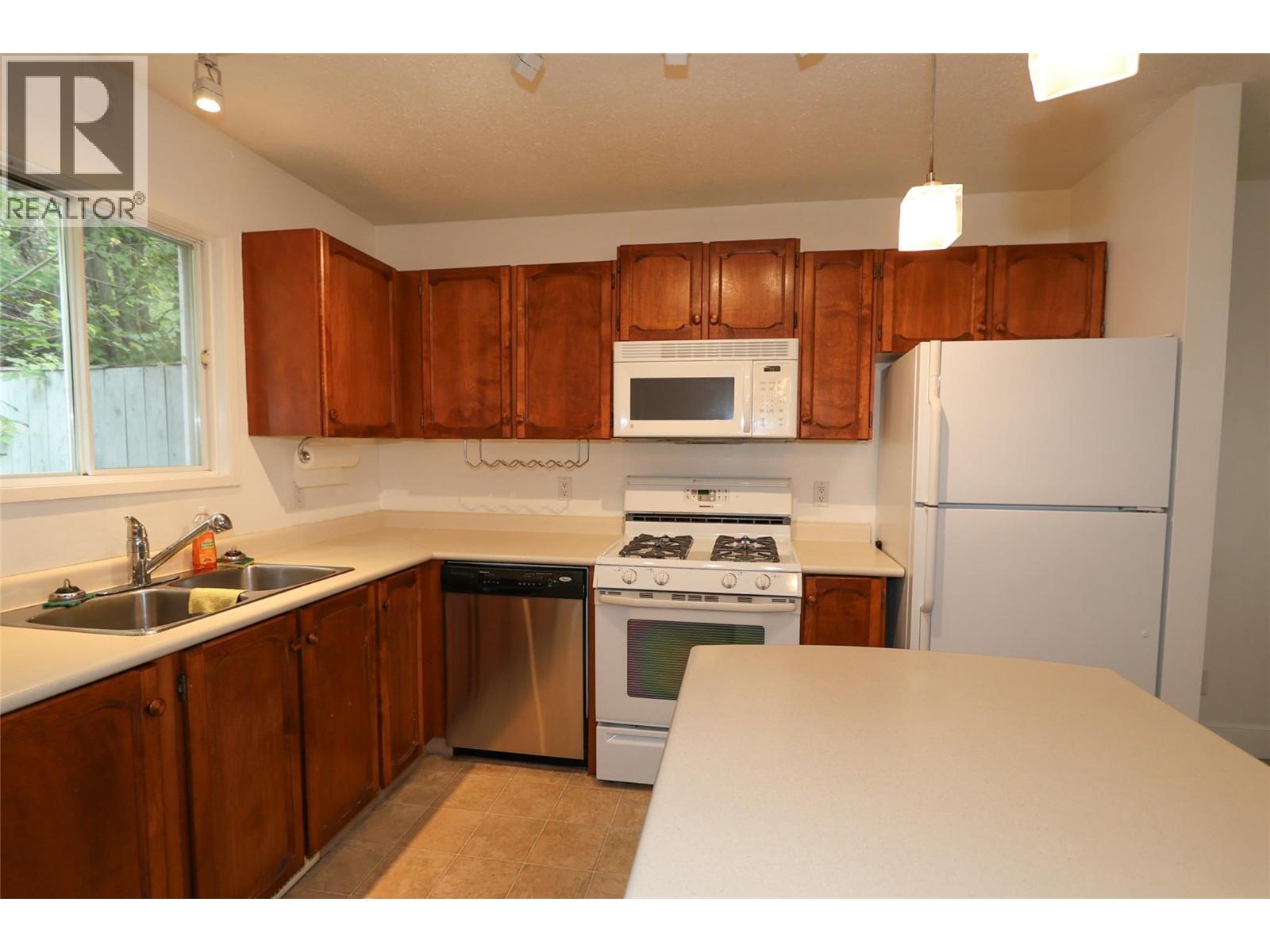 413 Alpine Crescent Unit# A, Kimberley, British Columbia  V1A 3B2 - Photo 3 - 10392913