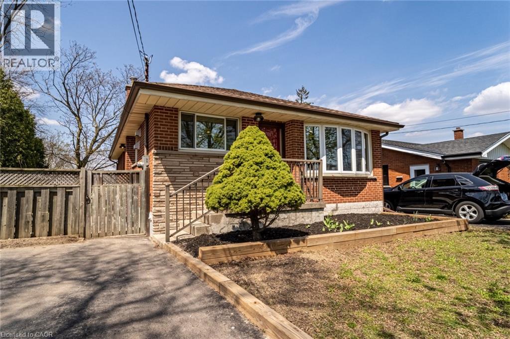 146 WELBOURN Drive Unit# Lower