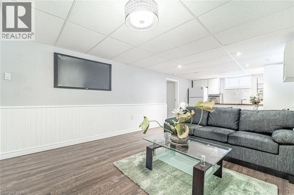 146 WELBOURN Drive Unit# Lower