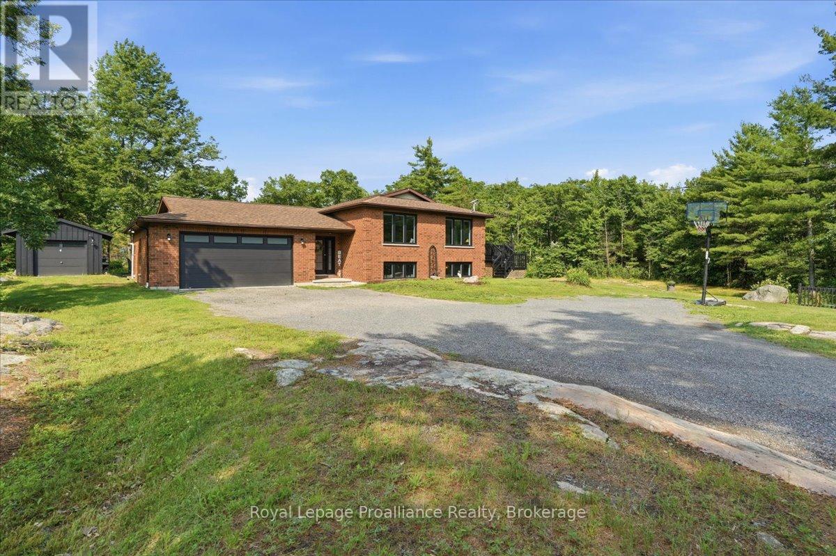 10389 Highway 41, Addington Highlands, Ontario  K0H 1Z0 - Photo 2 - X13513768