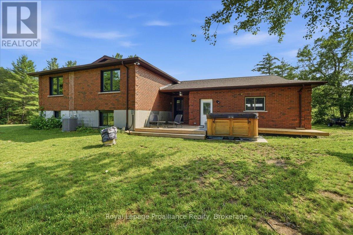 10389 Highway 41, Addington Highlands, Ontario  K0H 1Z0 - Photo 33 - X13513768