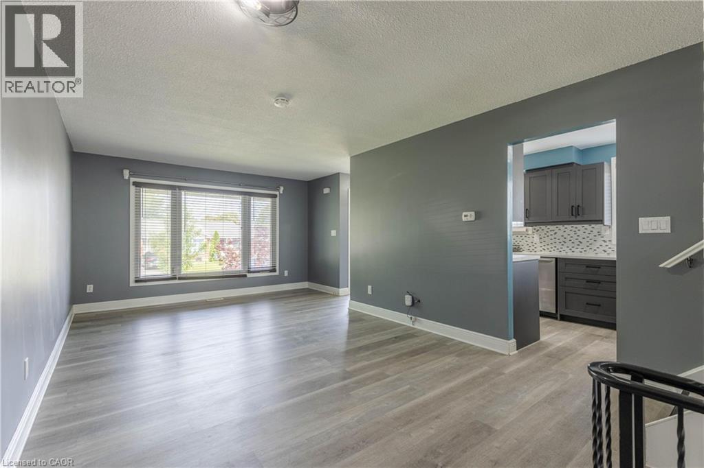 31 Canterbury Drive, St. Catharines, Ontario  L2P 3M6 - Photo 4 - 40844697