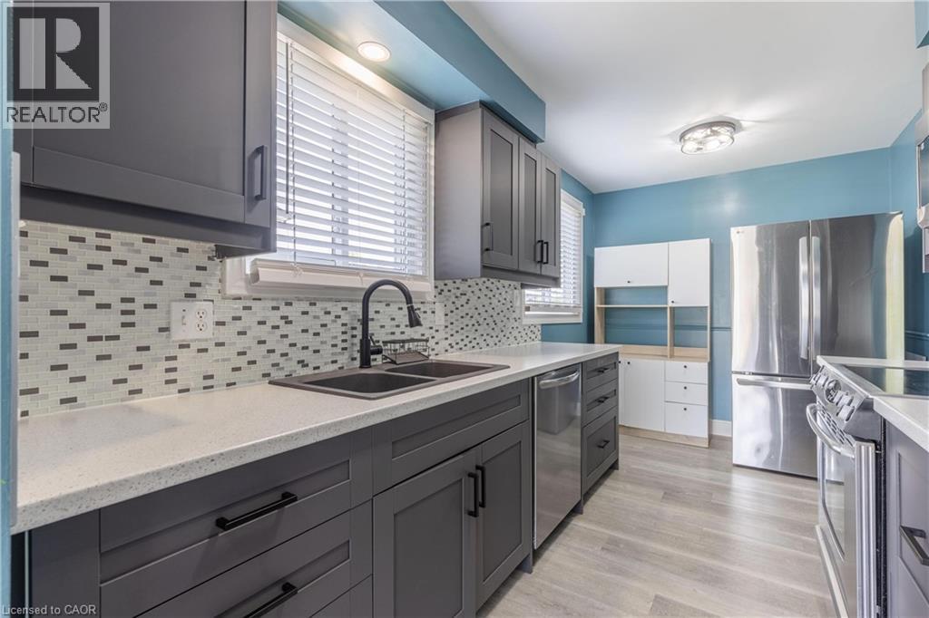 31 Canterbury Drive, St. Catharines, Ontario  L2P 3M6 - Photo 7 - 40844697