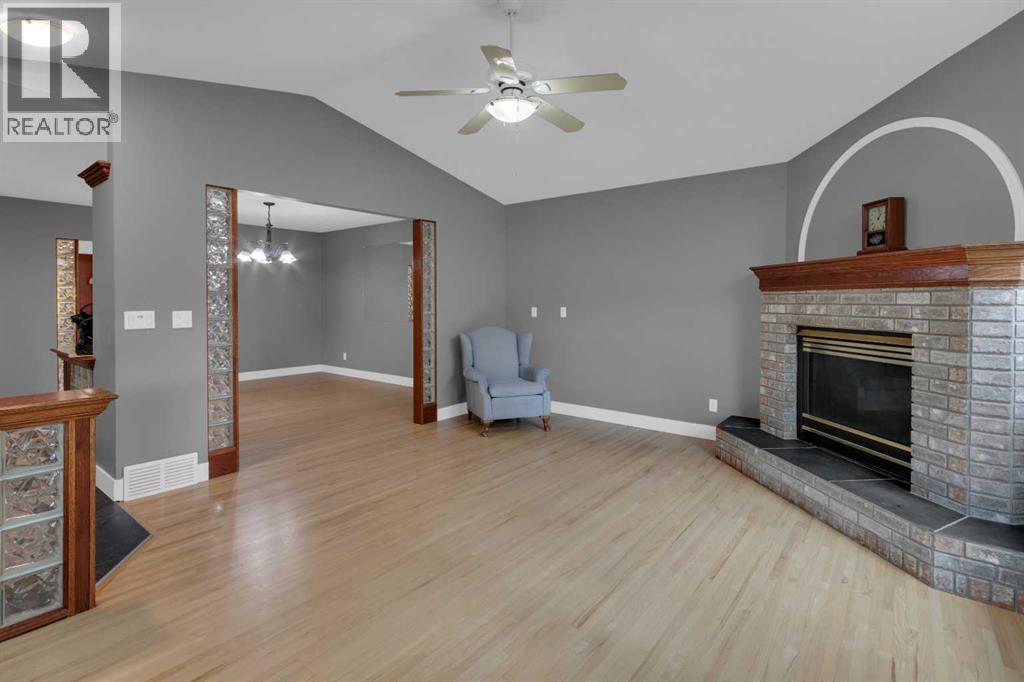 47 Hillgrove Drive Sw, Calgary, Alberta  T2V 3L5 - Photo 3 - A2324210