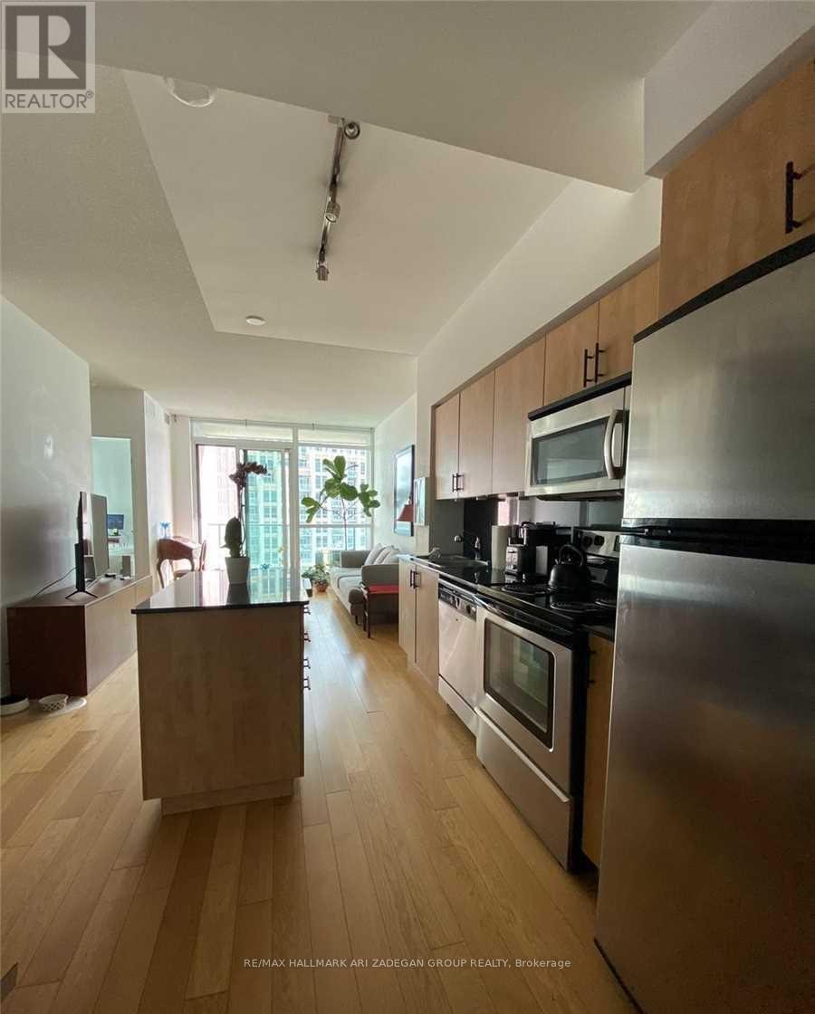 3301 - 215 Fort York Boulevard, Toronto, Ontario M5V 4A2 - Photo 4 - C13513152