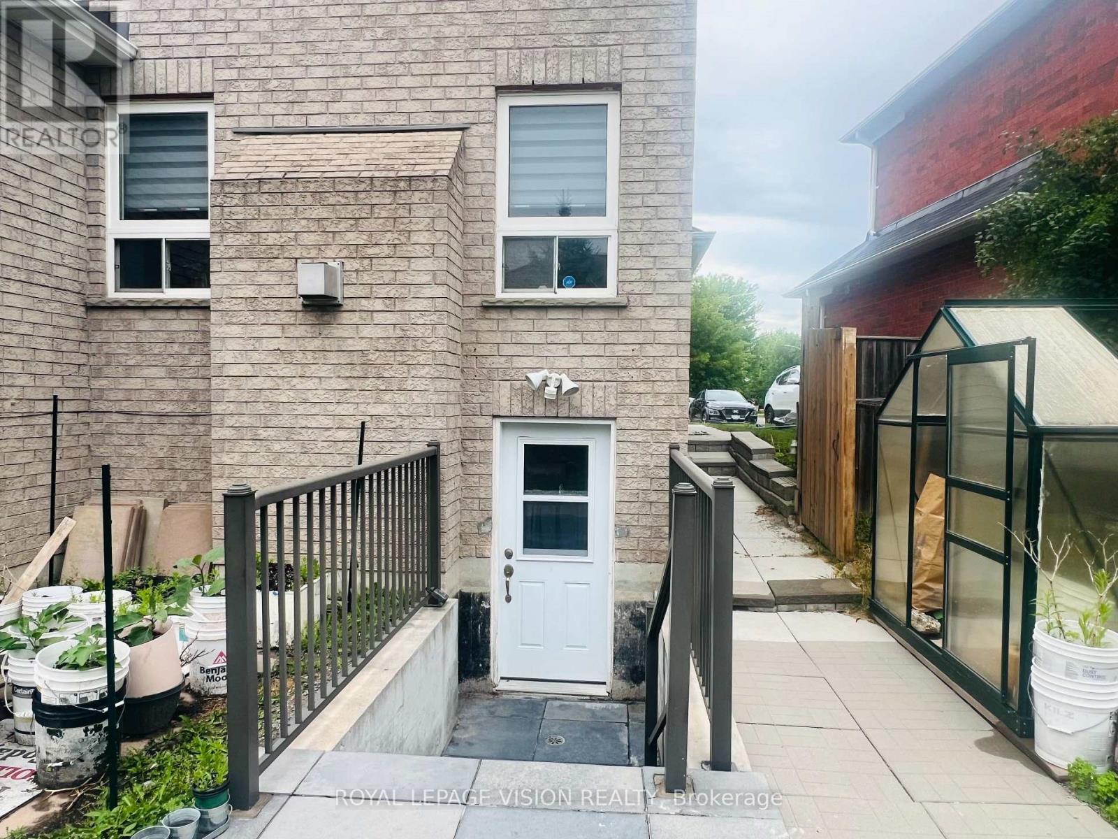 Bsmt - 25 Gabrielle Crescent, Whitby, Ontario  L1R 3M6 - Photo 2 - E13512220