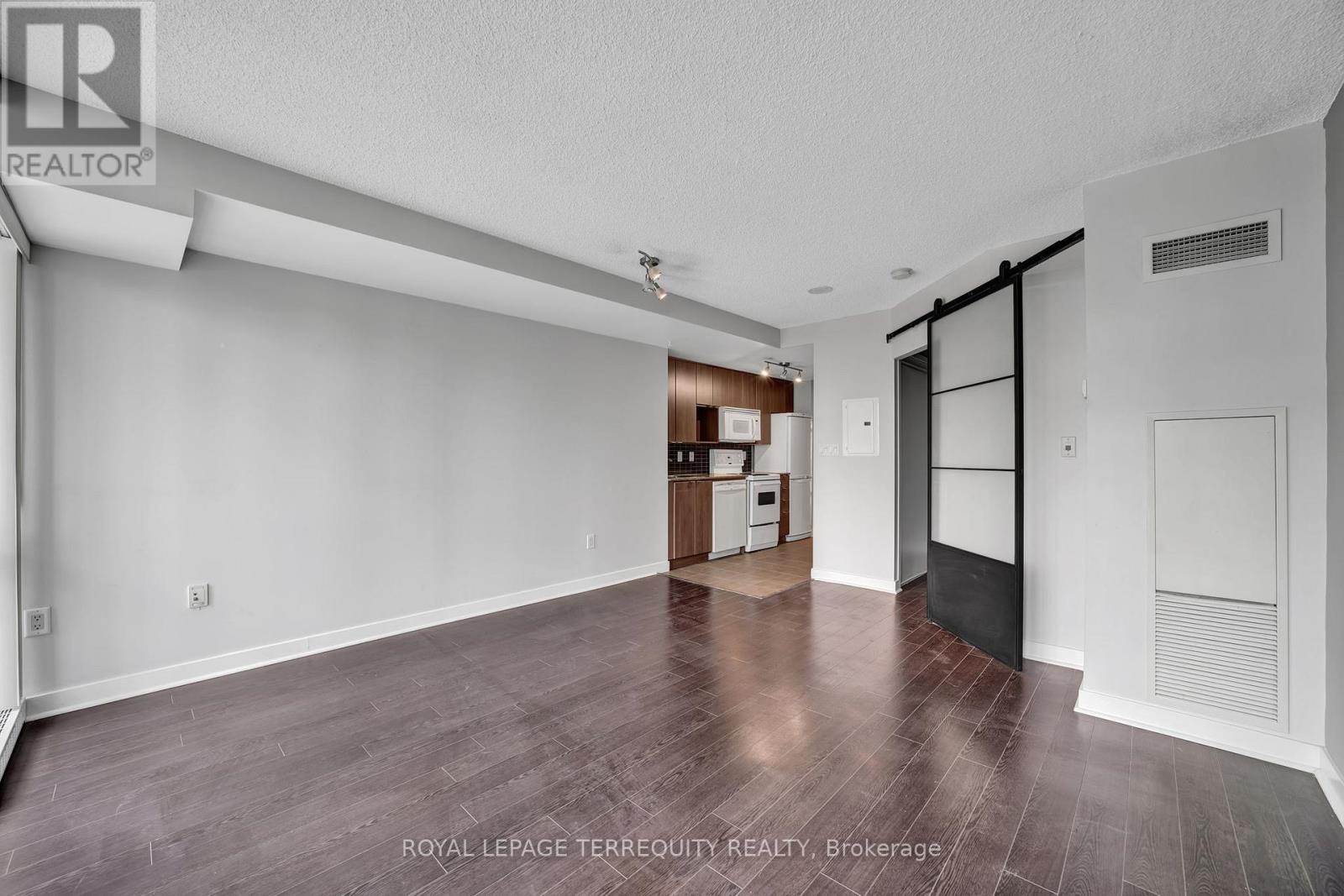 2005 - 11 Brunel Court, Toronto, Ontario  M5V 3Y3 - Photo 14 - C13513866