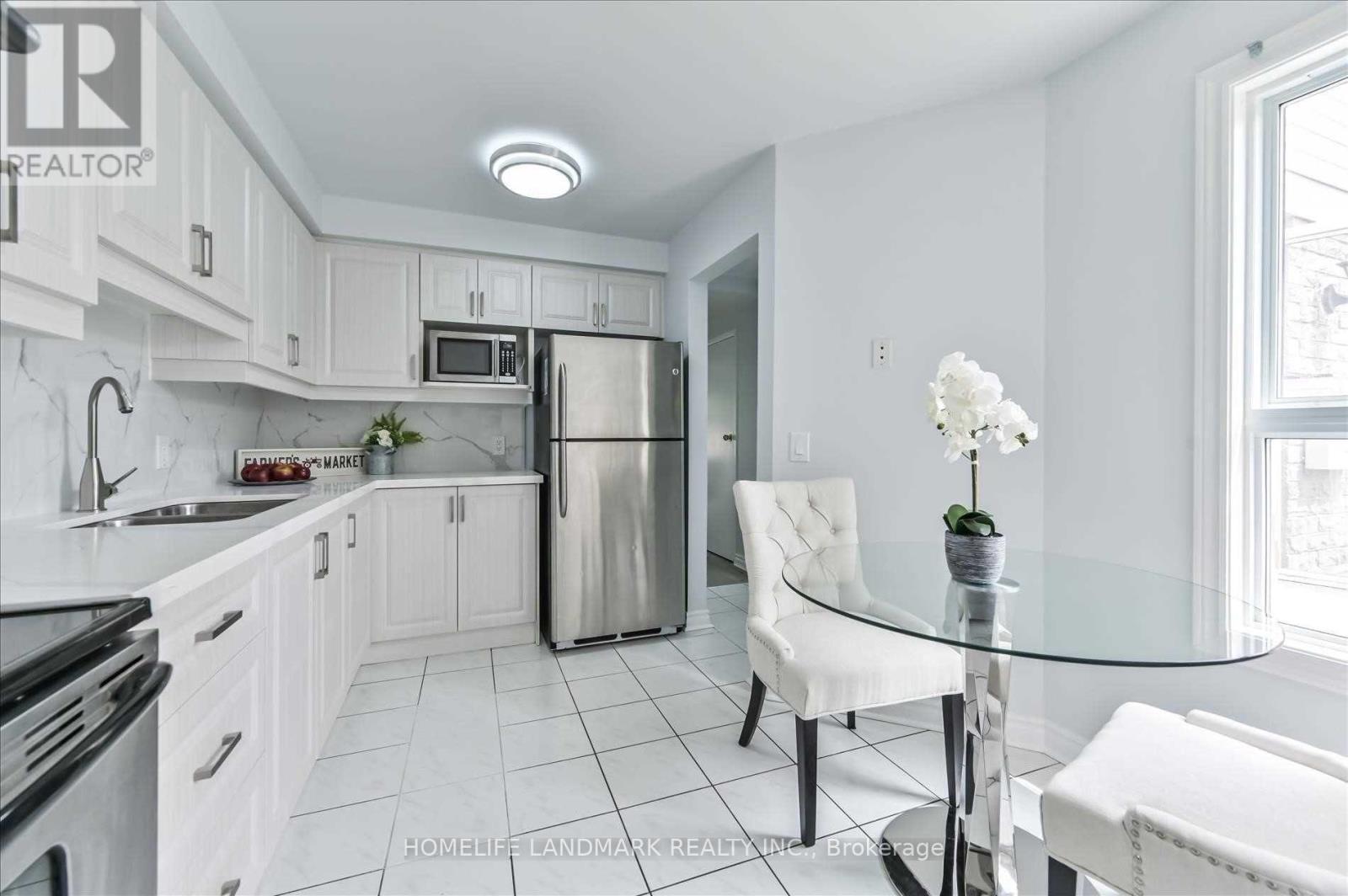 Master Bedroom - 127 Shady Hollow Drive, Toronto, Ontario M1V 2L9 - Photo 3 - E13513702