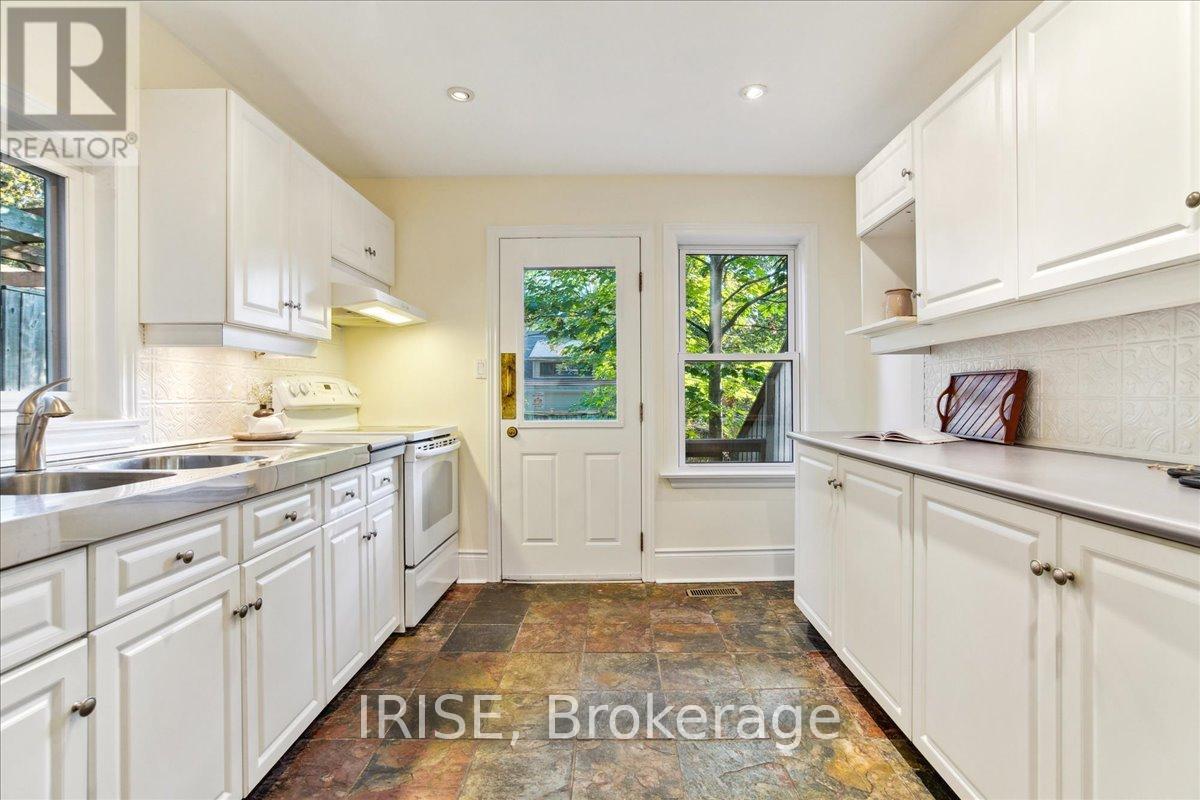 61 CHISHOLM AVENUE - Photo 13