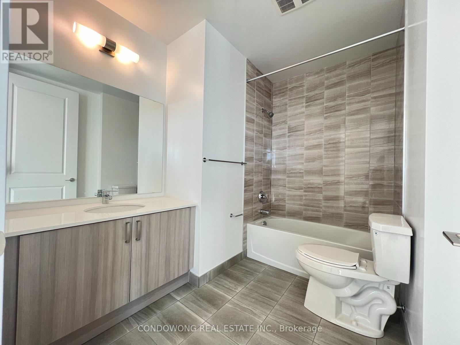 702 - 1435 Celebration Drive, Pickering, Ontario  L1W 0C2 - Photo 10 - E13513984