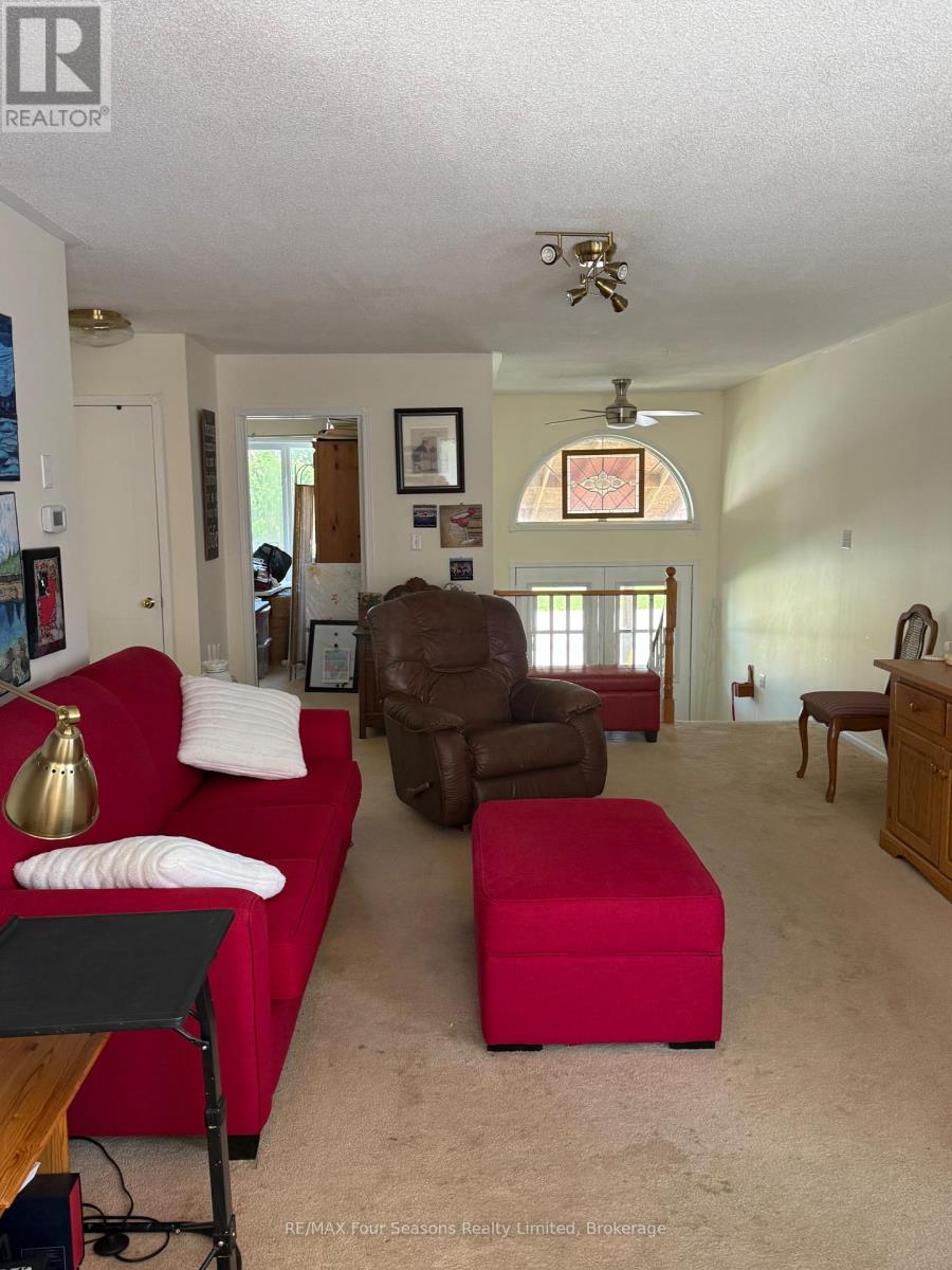 164 58th Street S, Wasaga Beach, Ontario  L9Z 1N9 - Photo 3 - S13490098