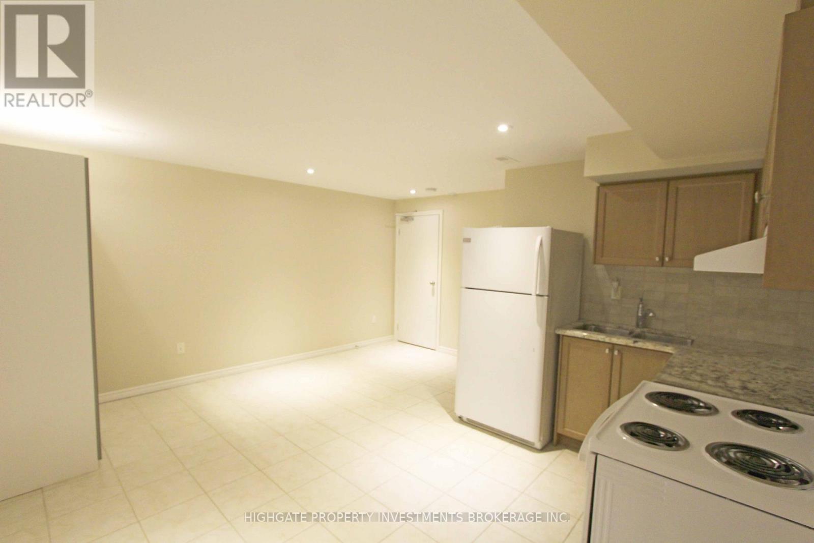 Bsmt - 64 Beaver Avenue, Toronto, Ontario  M6H 2G1 - Photo 2 - W13513662