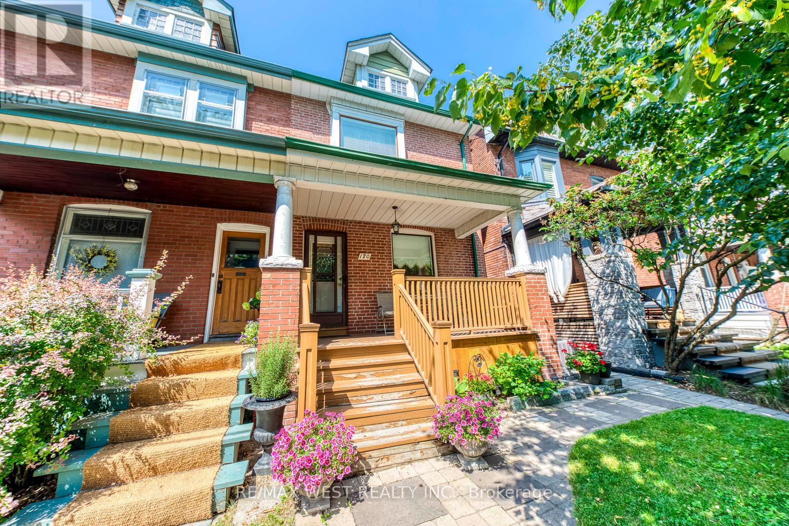 170 Pacific Avenue, Toronto, Ontario  M6P 2P5 - Photo 2 - W13513718