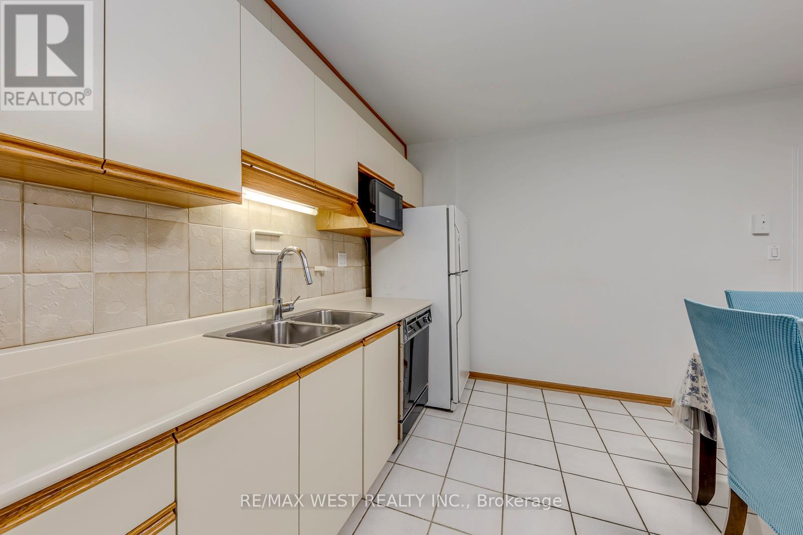 170 Pacific Avenue, Toronto, Ontario  M6P 2P5 - Photo 20 - W13513718