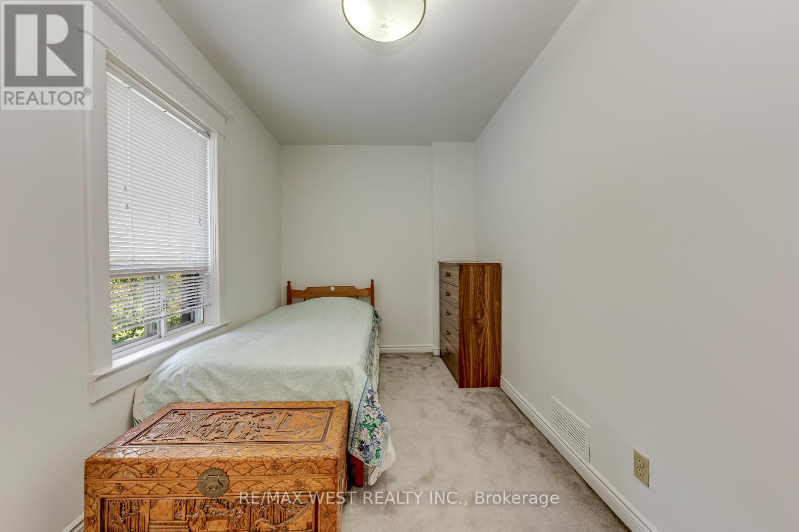 170 Pacific Avenue, Toronto, Ontario  M6P 2P5 - Photo 24 - W13513718