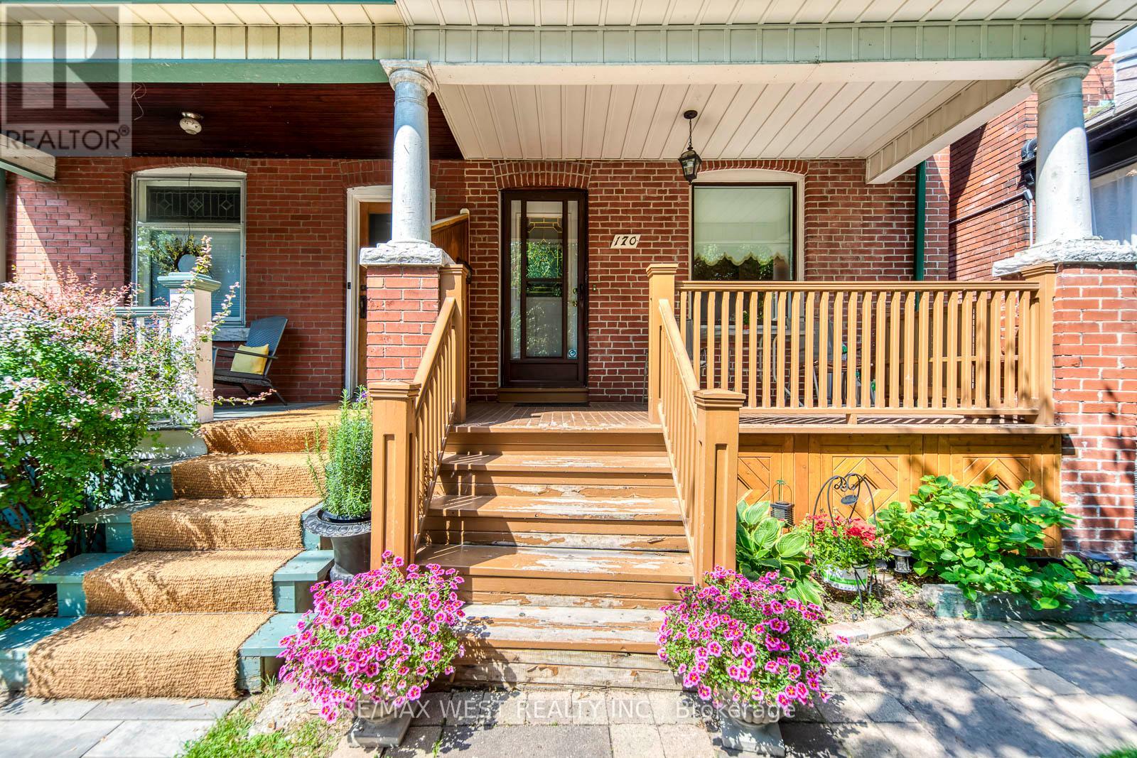 170 Pacific Avenue, Toronto, Ontario  M6P 2P5 - Photo 3 - W13513718