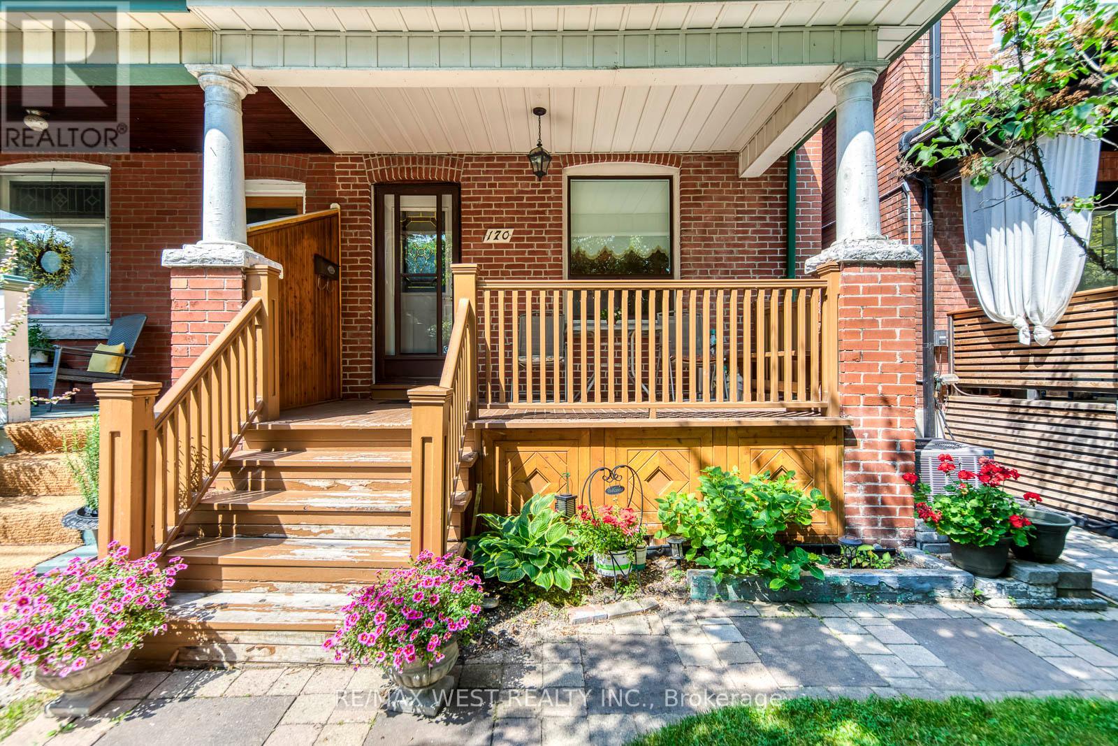 170 Pacific Avenue, Toronto, Ontario  M6P 2P5 - Photo 4 - W13513718