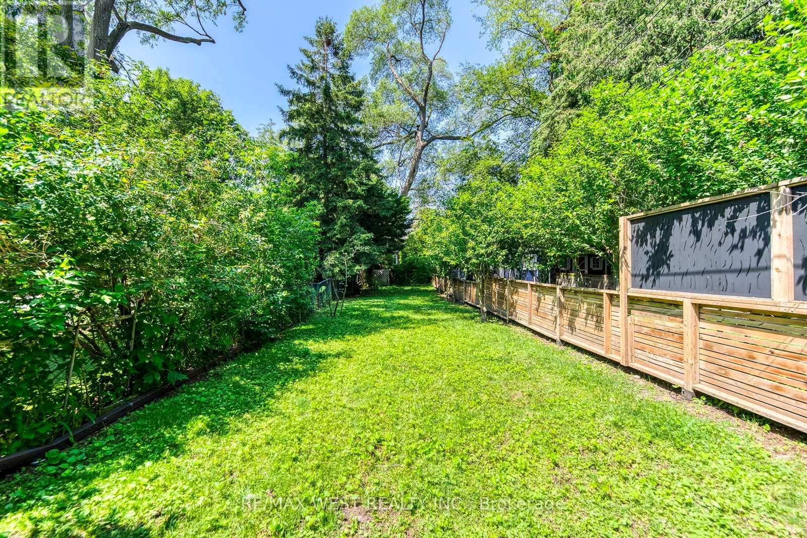 170 Pacific Avenue, Toronto, Ontario  M6P 2P5 - Photo 40 - W13513718