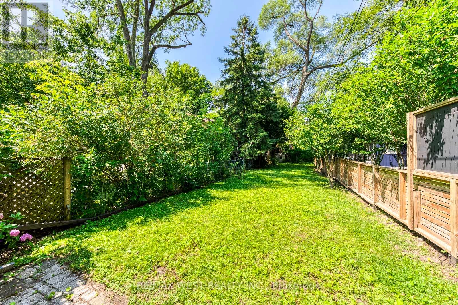 170 Pacific Avenue, Toronto, Ontario  M6P 2P5 - Photo 41 - W13513718