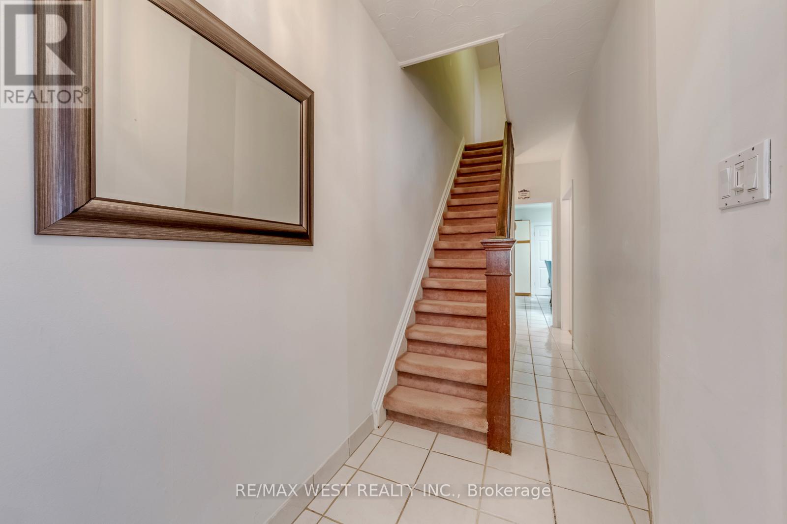 170 Pacific Avenue, Toronto, Ontario  M6P 2P5 - Photo 7 - W13513718