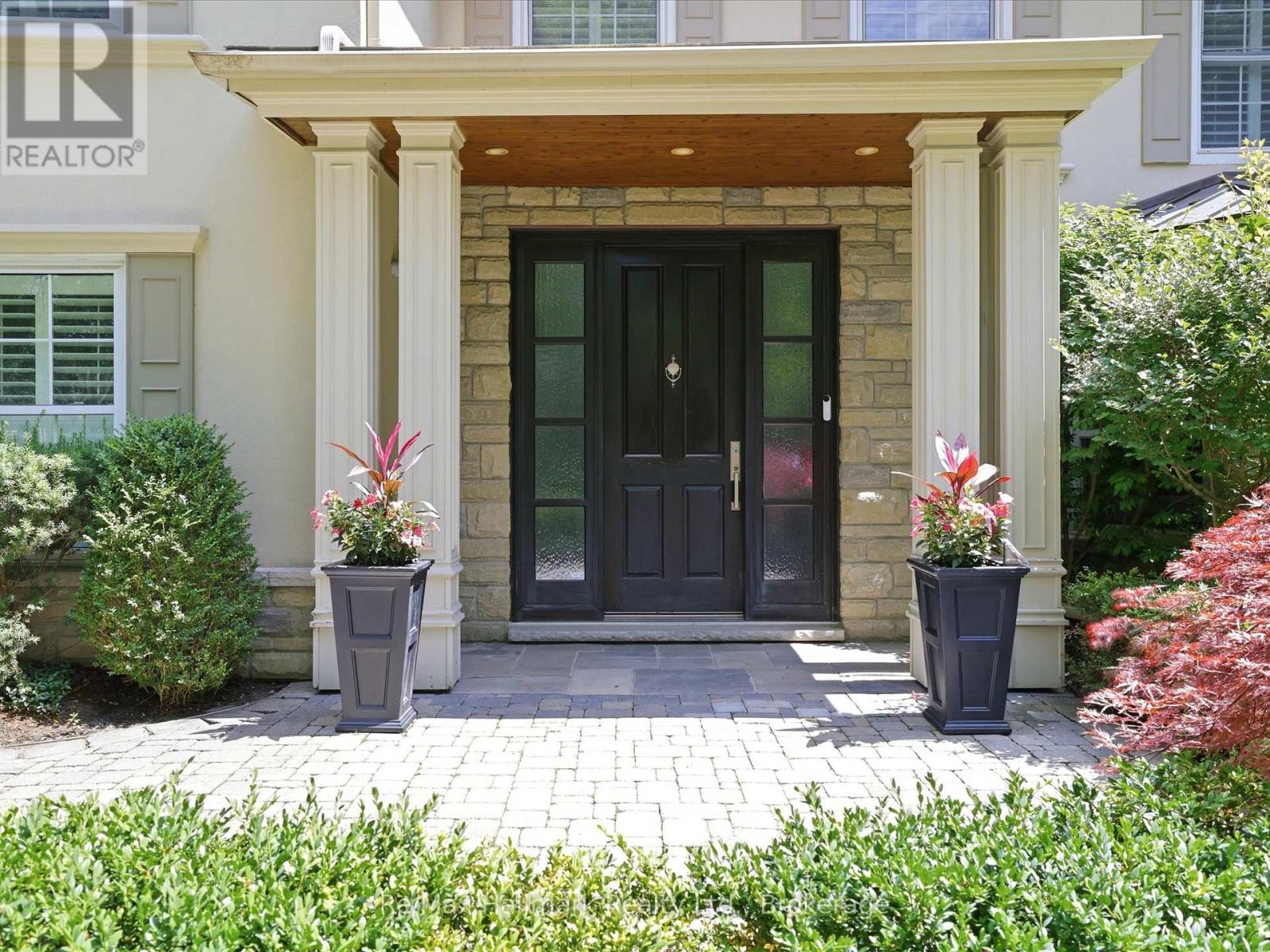 153 Cairncroft Road, Oakville, Ontario  L6J 4L8 - Photo 4 - W13512502