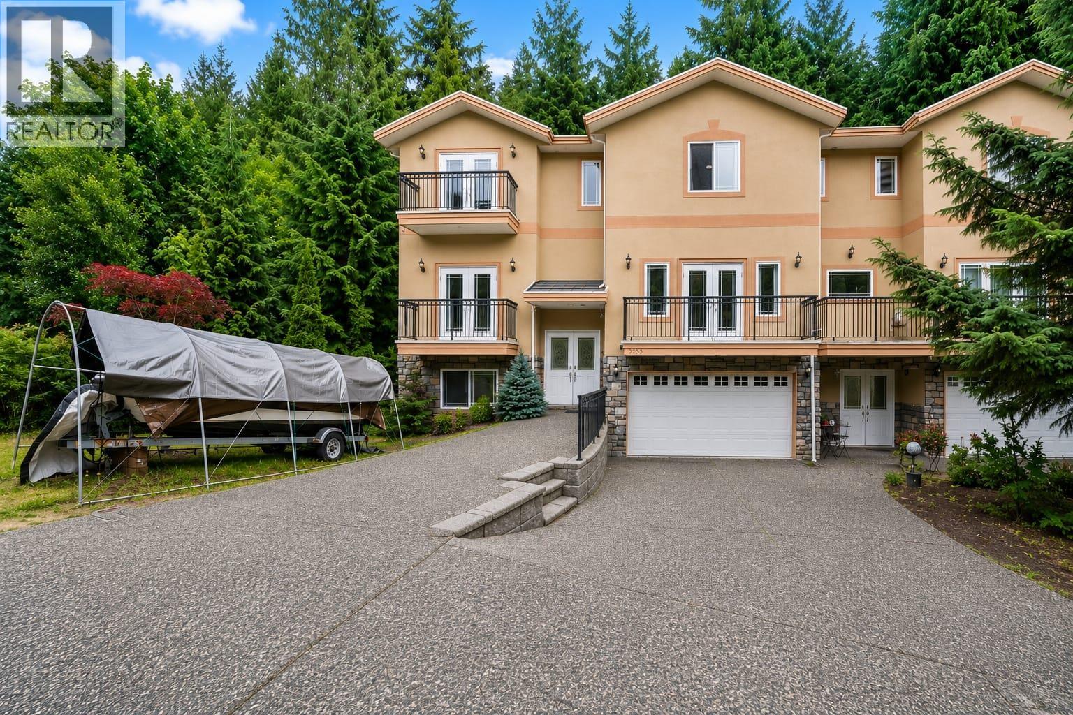 2253 PARKWAY BOULEVARD, Coquitlam, British Columbia