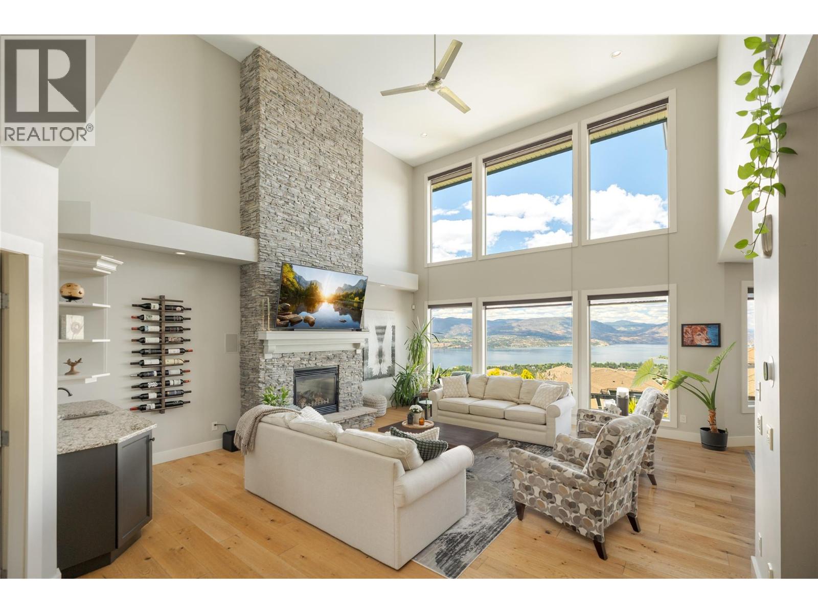 888 Hewetson Avenue, Kelowna, British Columbia  V1W 5C9 - Photo 4 - 10391856