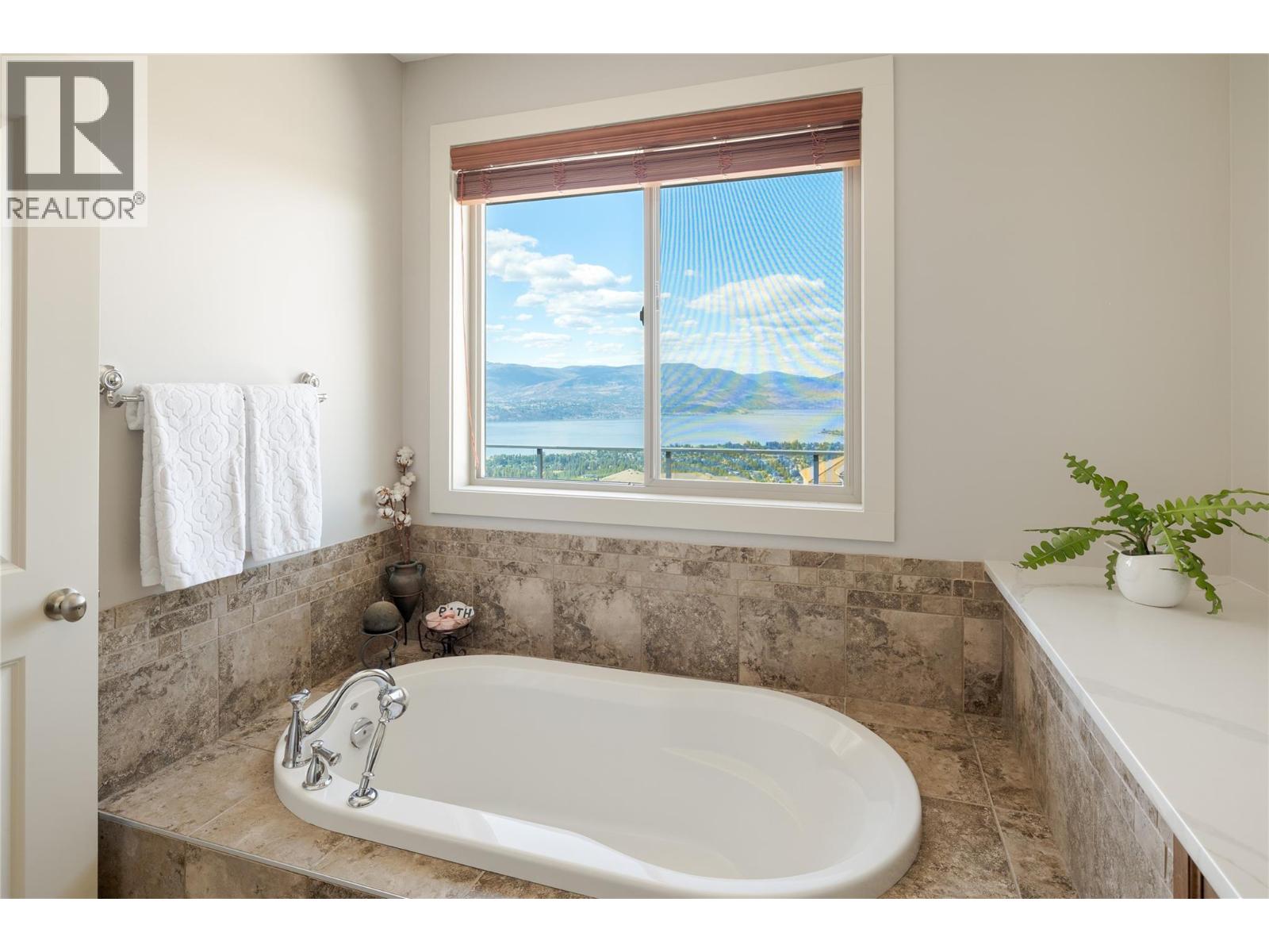 888 Hewetson Avenue, Kelowna, British Columbia  V1W 5C9 - Photo 35 - 10391856