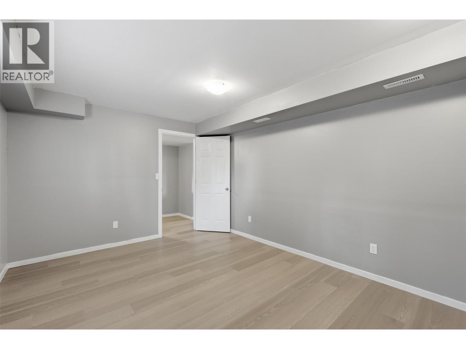 Listing image 59