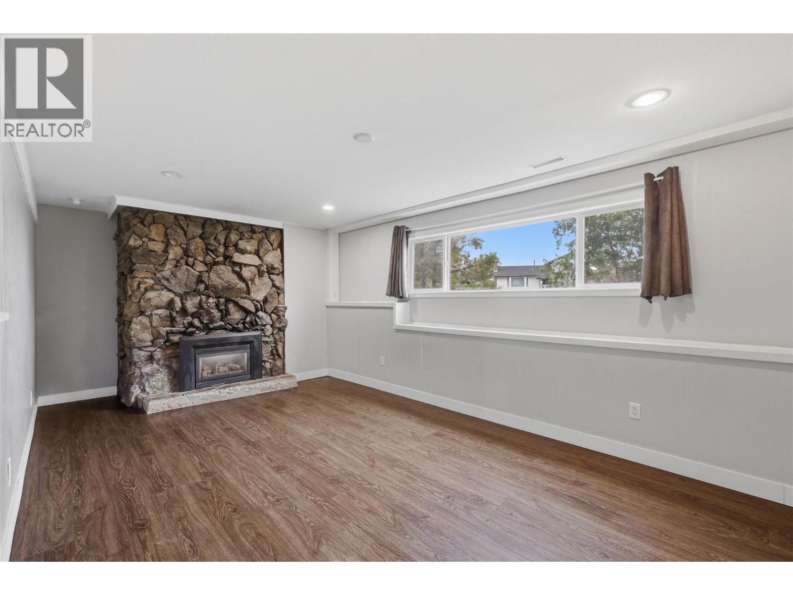 Listing image 50