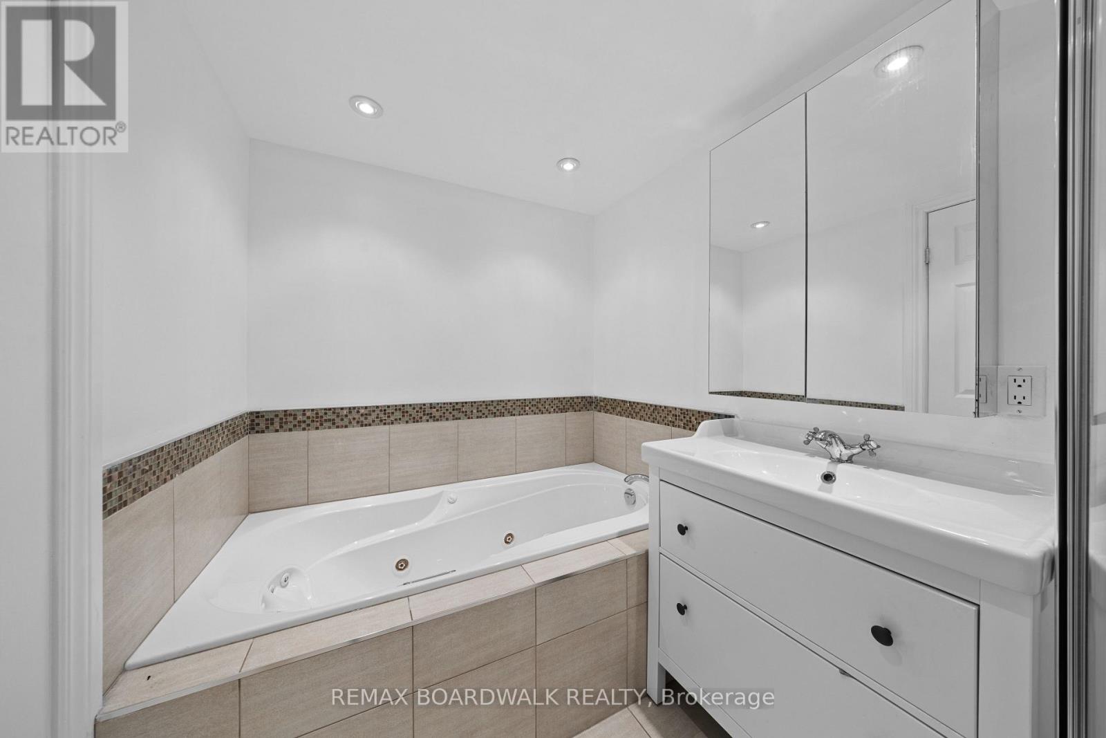 4 Harvey Street, Ottawa, Ontario  K1S 5S4 - Photo 23 - X13514134