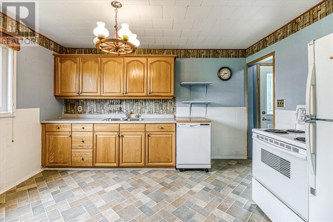 512 Monique Street, Chelmsford, Ontario  P0M 1L0 - Photo 9 - 2128909