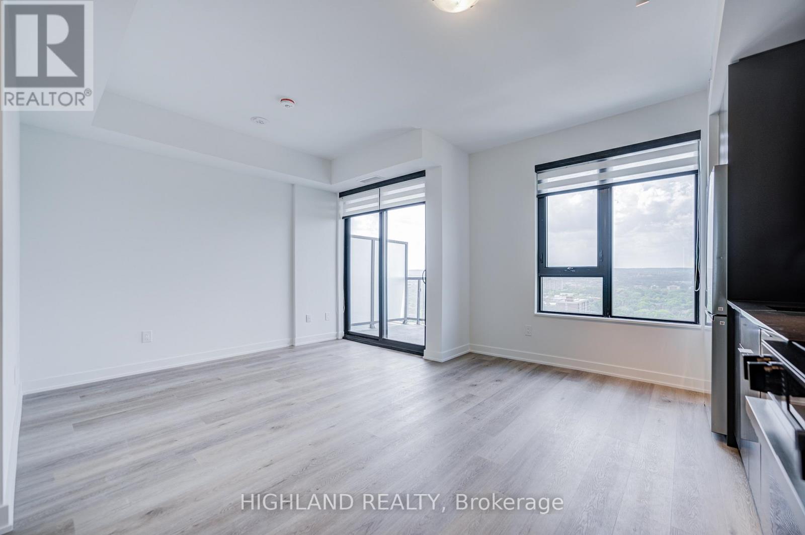 2402 - 2075 Lakeshore Road, Burlington, Ontario  L7R 0H3 - Photo 4 - W13231898