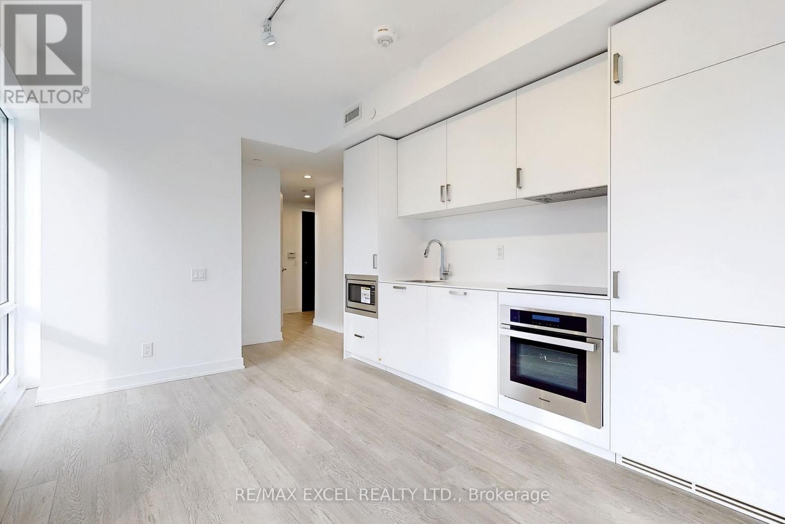 1710 - 88 Queen Street E, Toronto, Ontario L3T 0C7 - Photo 4 - C13514064