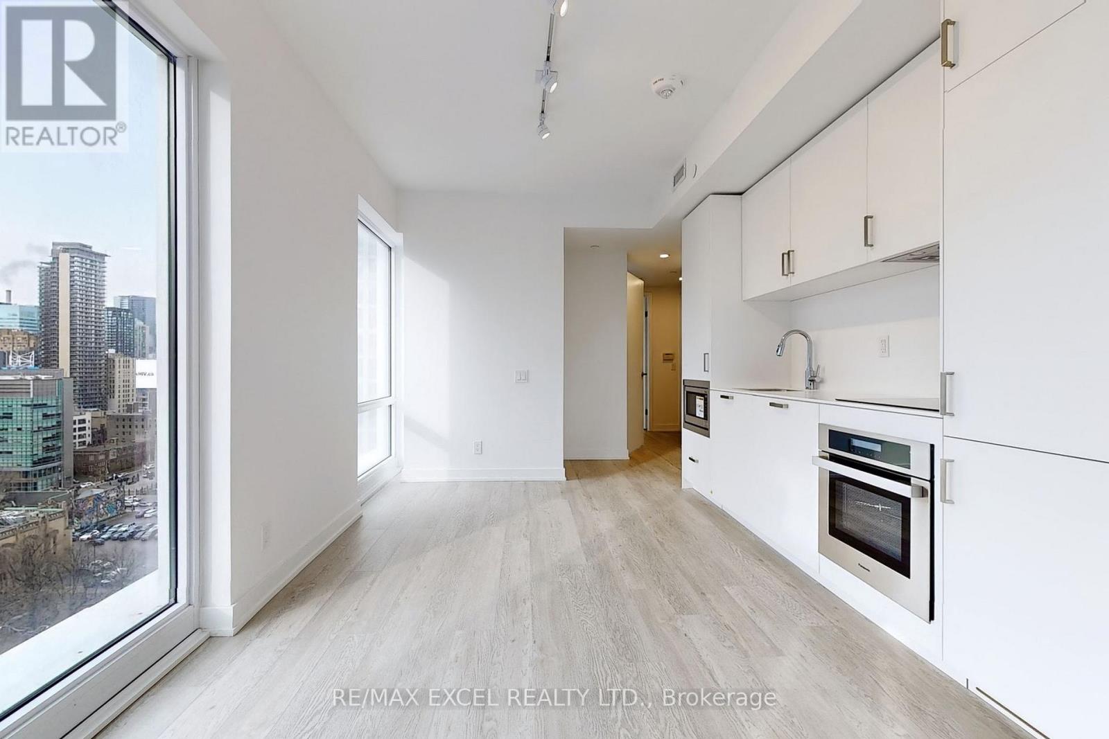 1710 - 88 Queen Street E, Toronto, Ontario L3T 0C7 - Photo 5 - C13514064