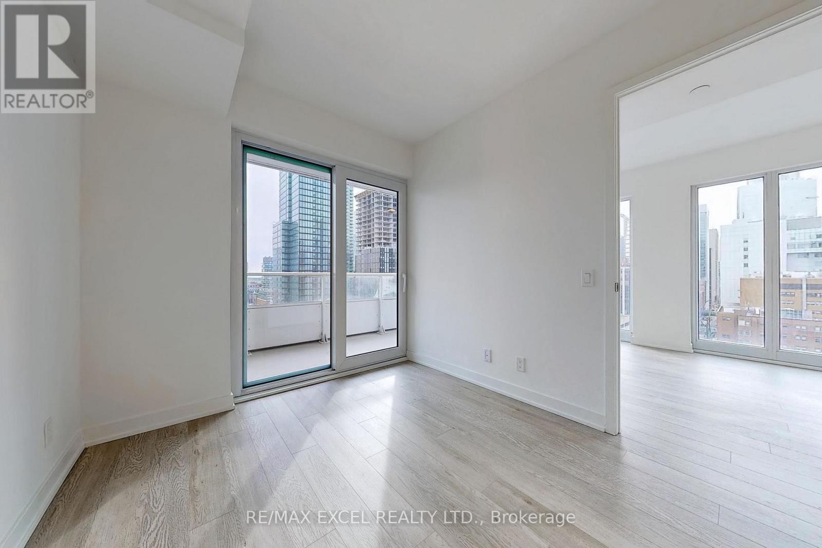 1710 - 88 Queen Street E, Toronto, Ontario L3T 0C7 - Photo 6 - C13514064