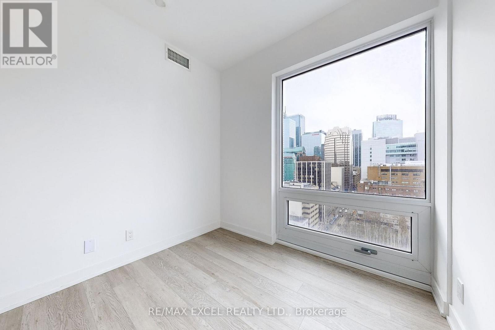 1710 - 88 Queen Street E, Toronto, Ontario L3T 0C7 - Photo 9 - C13514064