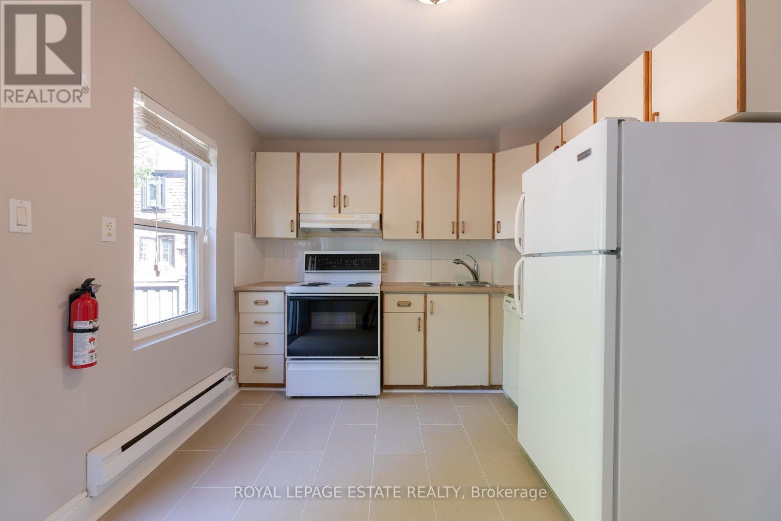 326 Monarch Park Avenue, Toronto, Ontario M4J 4T1 - Photo 10 - E13514122