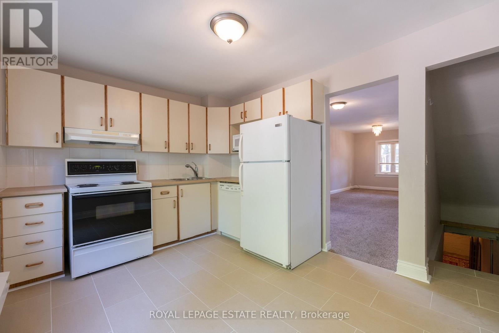 326 Monarch Park Avenue, Toronto, Ontario M4J 4T1 - Photo 11 - E13514122