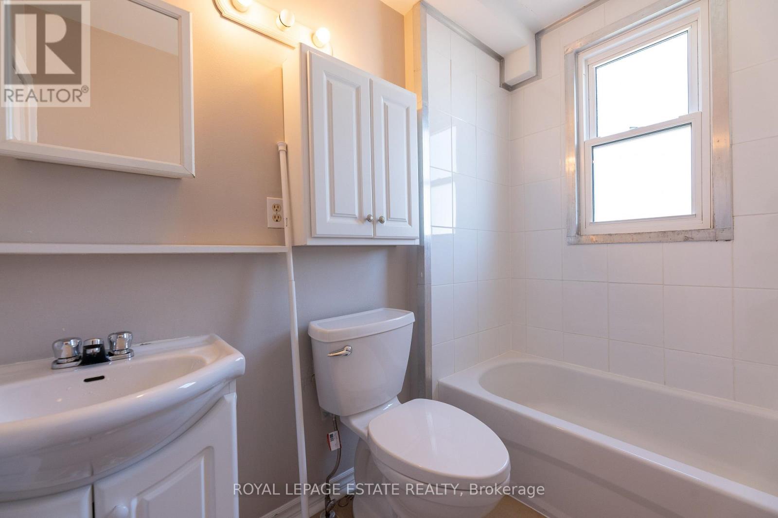 326 Monarch Park Avenue, Toronto, Ontario M4J 4T1 - Photo 13 - E13514122