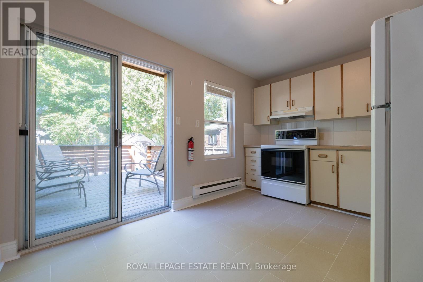 326 Monarch Park Avenue, Toronto, Ontario M4J 4T1 - Photo 9 - E13514122