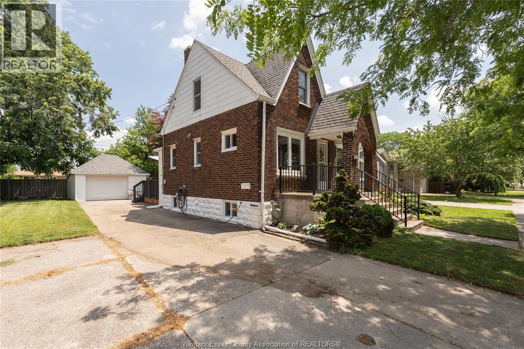 2342 Westcott, Windsor, Ontario  N8W 4K7 - Photo 3 - 26015832