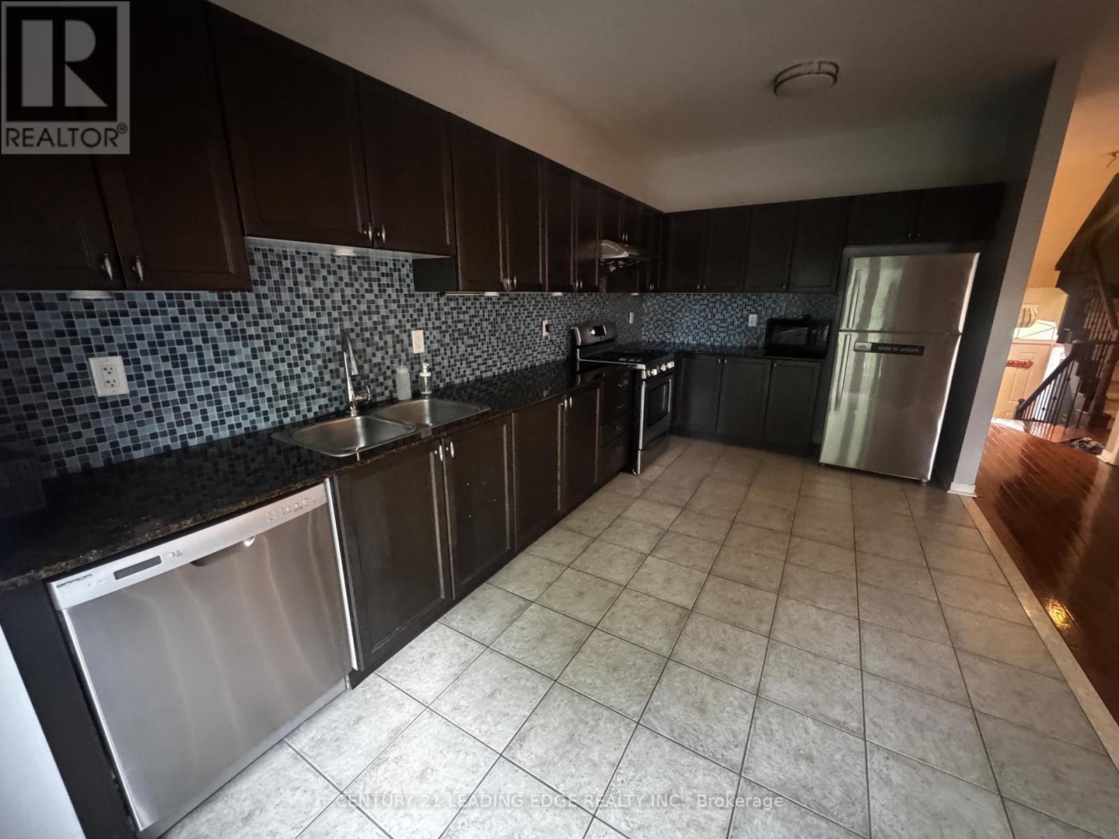Upper - 13 Prince William Drive, Markham, Ontario L3R 7V5 - Photo 9 - N13514126